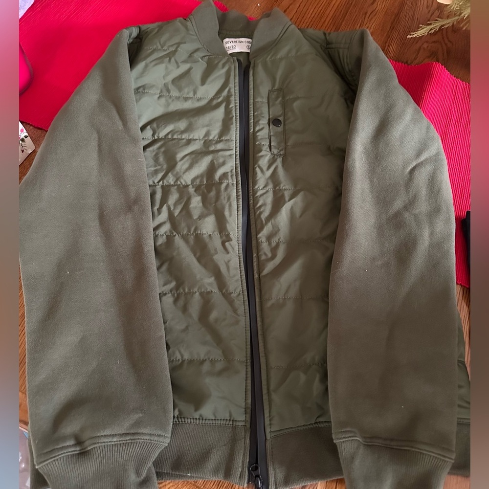 Sovereign Code Boys Jacket Size 18/20 (Runs Small closer to Size 14)